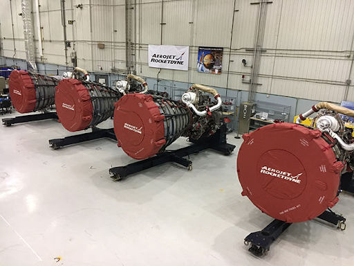 Four Aerojet Rocketdyne rocket motors ready for mounting to the SLS. 

(Source: rocket.com)